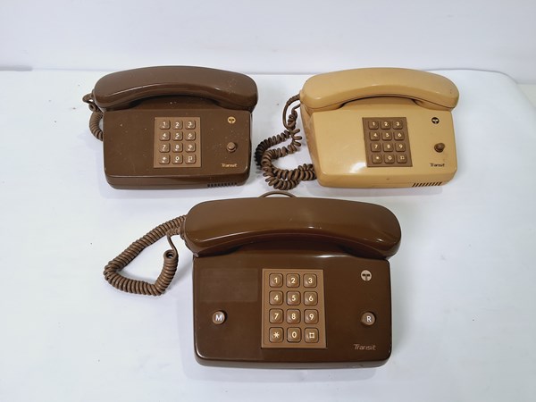 Lot 1221 - TELEPHONES