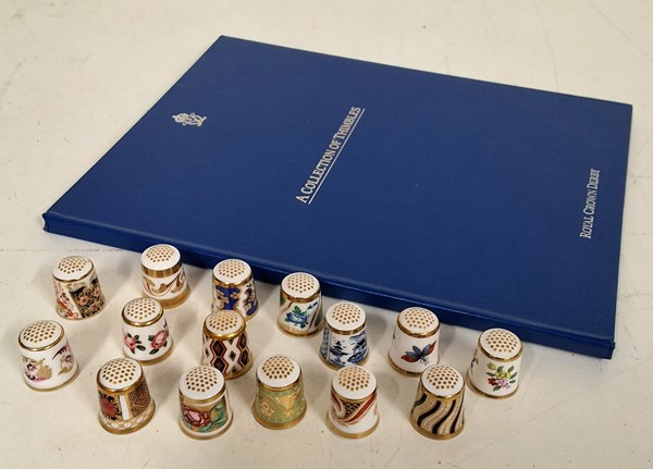 Lot 1160 - ROYAL CROWN DERBY THIMBLES