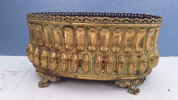 Lot 158 - JARDINIERE