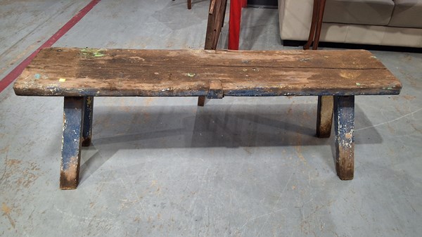 Lot 454 - FORM