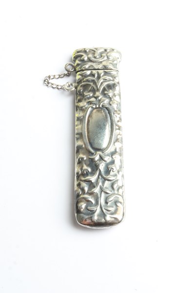Lot 1035 - SILVER NEEDLE CASE
