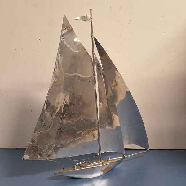 Lot 1297 - ORNAMENT