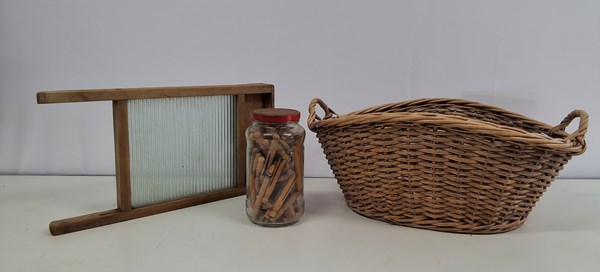 Lot 1131 - LAUNDRY REQUISITES