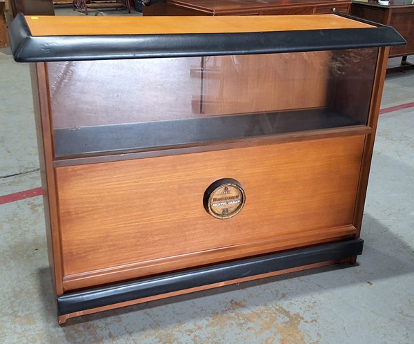 Lot 73 - RETRO BAR