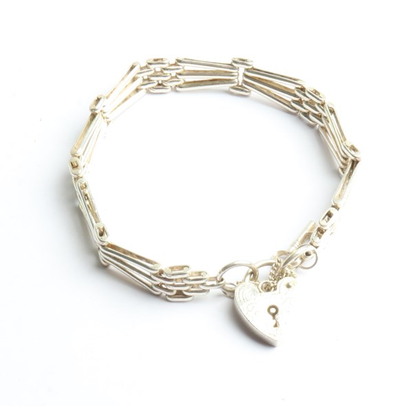 Lot 1029 - SILVER BRACELET