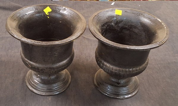 Lot 1387 - URNS
