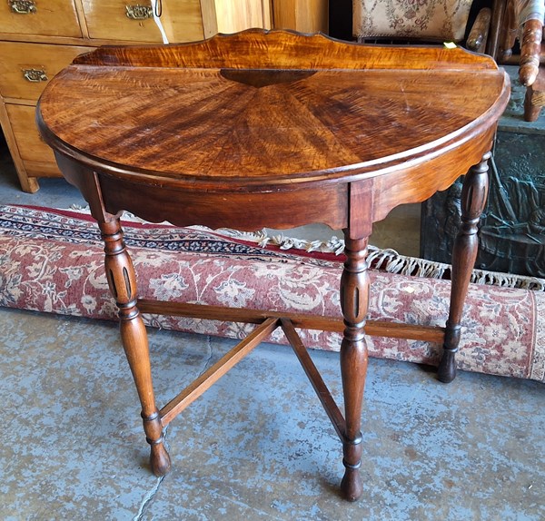 Lot 186 - HALL TABLE