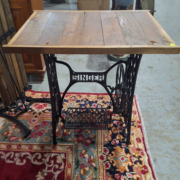 Lot 410 - SUNROOM TABLE