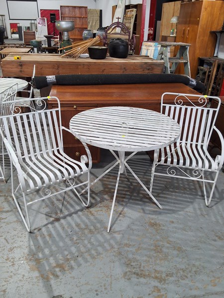 Lot 359 - PATIO SET