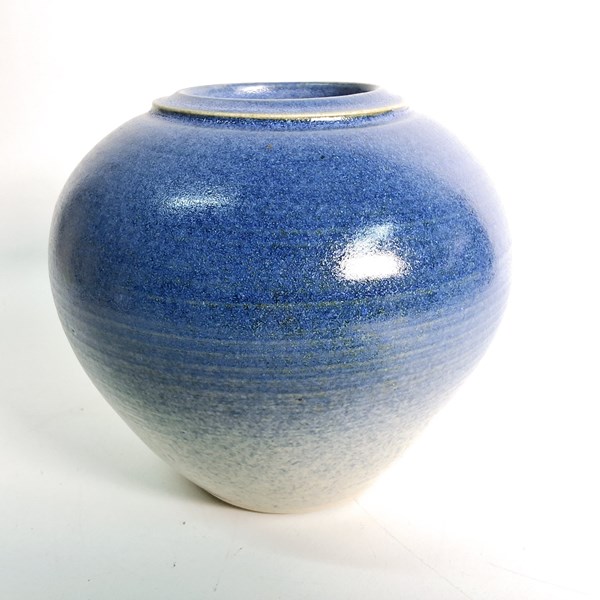 Lot 1421 - STUDIO POTTERY