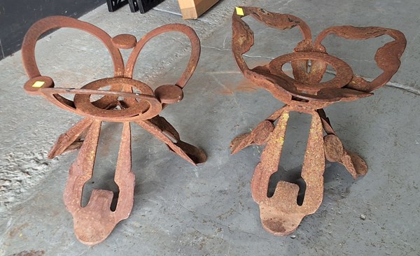 Lot 255 - PLANTER STANDS