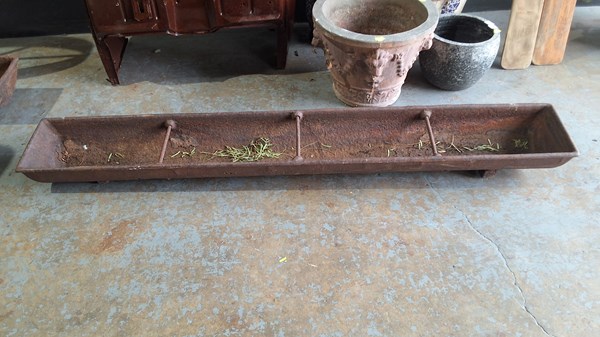 Lot 465 - WATER TROUGH