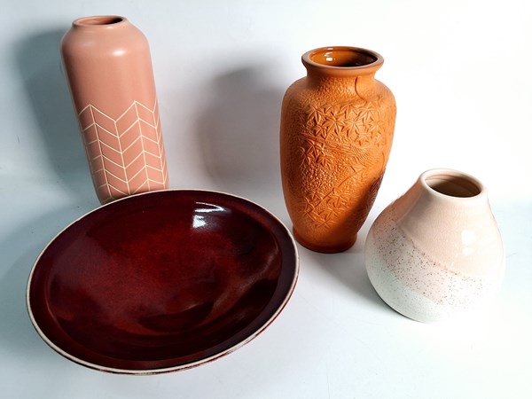 Lot 1147 - POTTERY