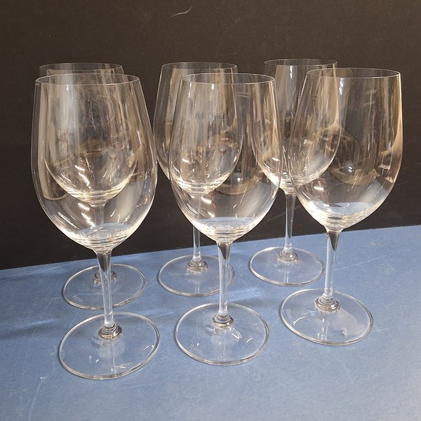 Lot 1319 - WINE GLASSES