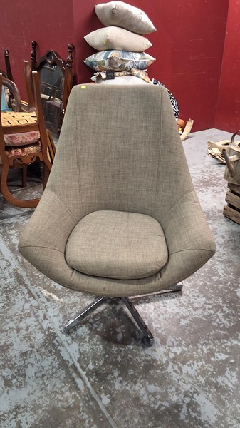 Lot 92 - CHAIR