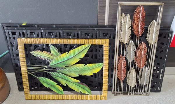Lot 277 - WALL DECOR