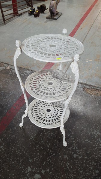 Lot 462 - PLANTER STAND