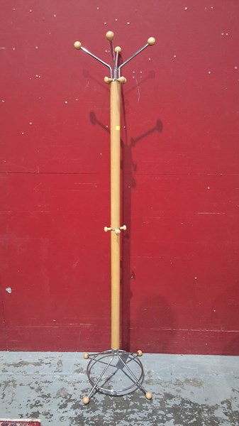 Lot 55 - COAT RACK