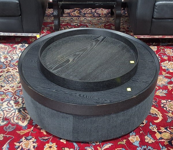 Lot 184 - COFFEE TABLE