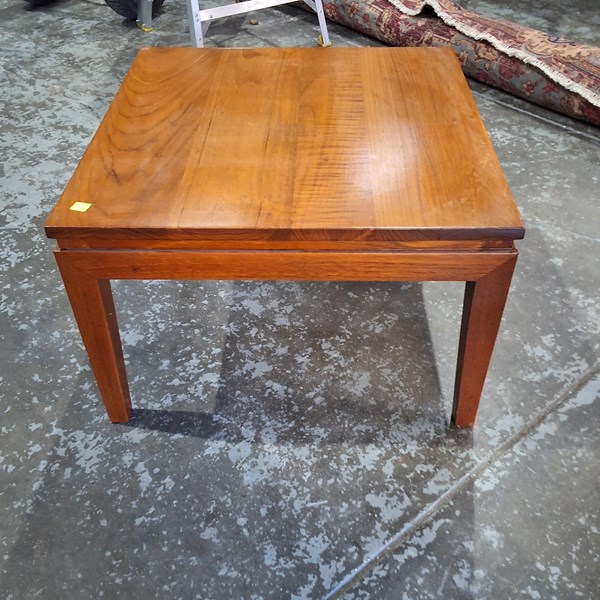 Lot 70 - LAMP TABLE
