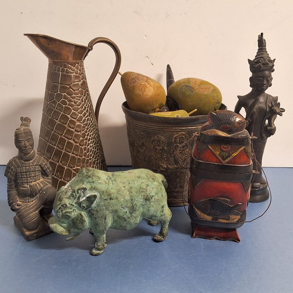 Lot 1335 - ORIENTAL DECOR
