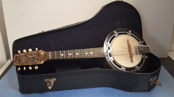 Lot 1344 - BANJO
