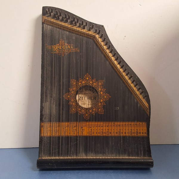 Lot 1345 - ZITHER