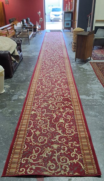 Lot 75 - LONG HALL RUNNER