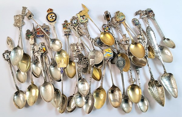 Lot 1059 - SILVER SPOONS