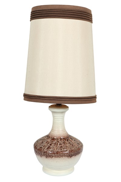 Lot 200 - TABLE LAMP