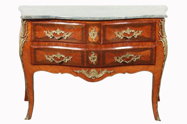 Lot 88 - BOMBE COMMODE