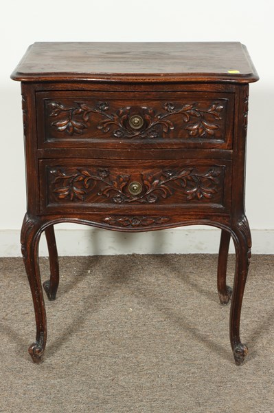 Lot 14 - OAK BEDSIDE CHEST