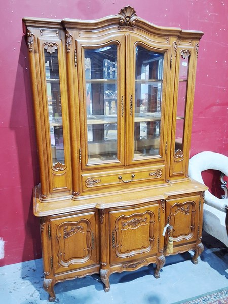 Lot 38 - BREAKFRONT BOOKCASE