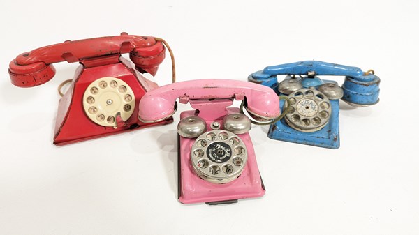 Lot 53 - TOY TELEPHONES