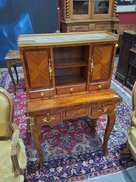 Lot 34 - PETITE FRENCH LADIES DESK