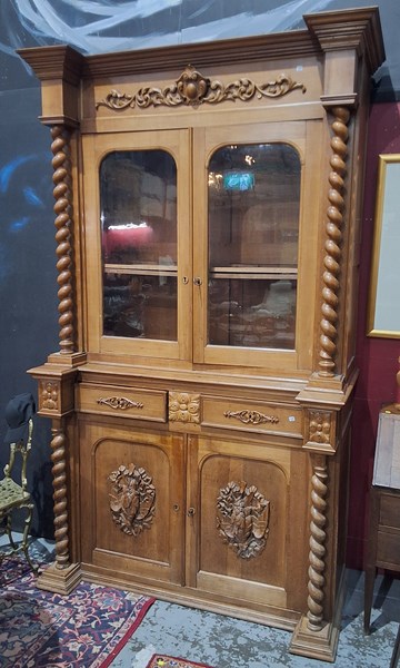 Lot 22 - LOUIS XIII STYLE BUFFET