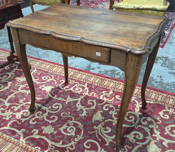 Lot 30 - PETITE DESK