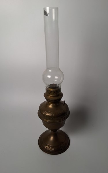 Lot 1329 - FUEL LAMP