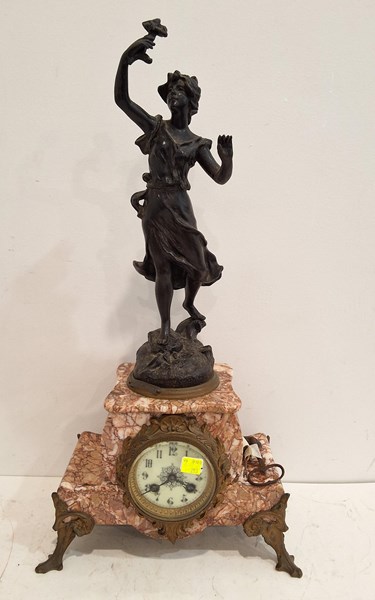 Lot 1385 - MANTEL CLOCK