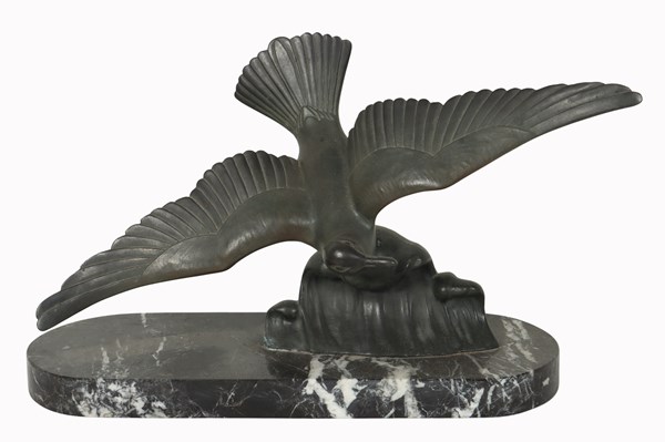 Lot 119 - MANTEL ORNAMENT