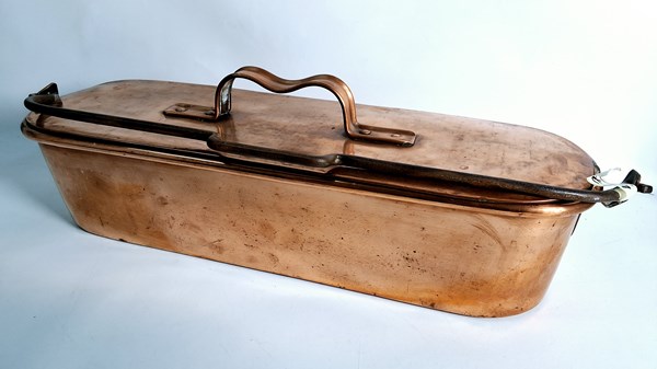 Lot 1438 - COPPER FISH POACHER