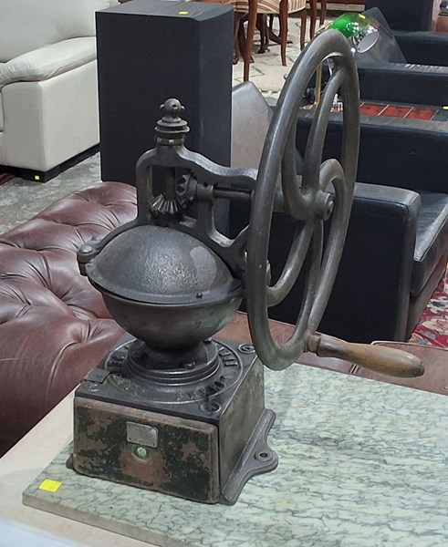 Lot 196 - COFFEE GRINDER