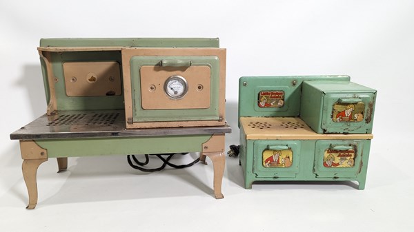 Lot 51 - TOY STOVES
