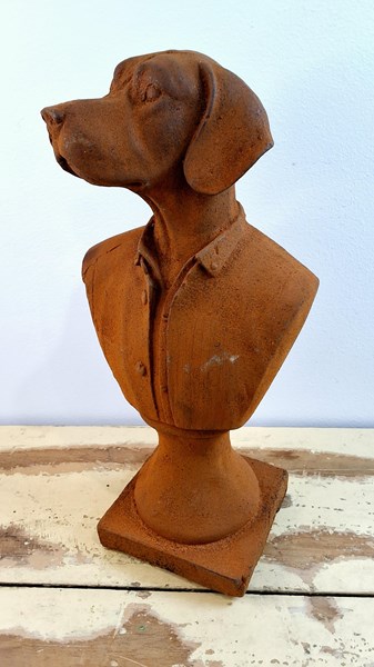 Lot 20 - REGAL HOUND