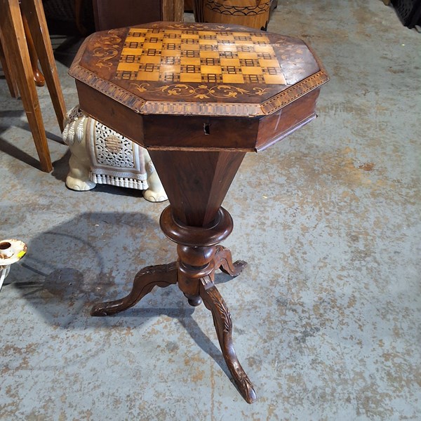 Lot 12 - SEWING CADDY
