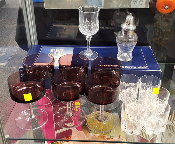 Lot 1339 - GLASS & CRYSTAL TABLEWARE