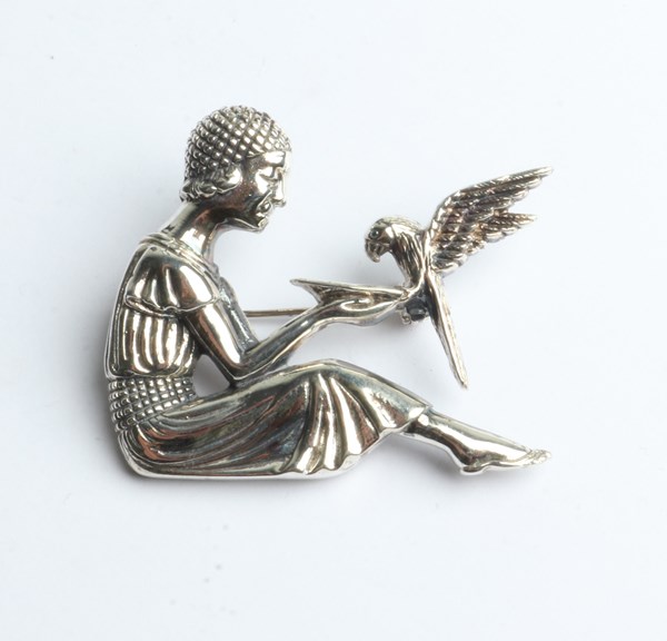 Lot 1051 - SILVER BROOCH
