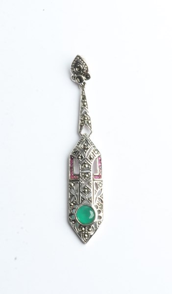 Lot 1048 - SILVER PENDANT