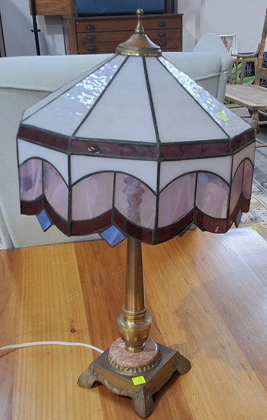 Lot 37 - TABLE LAMP