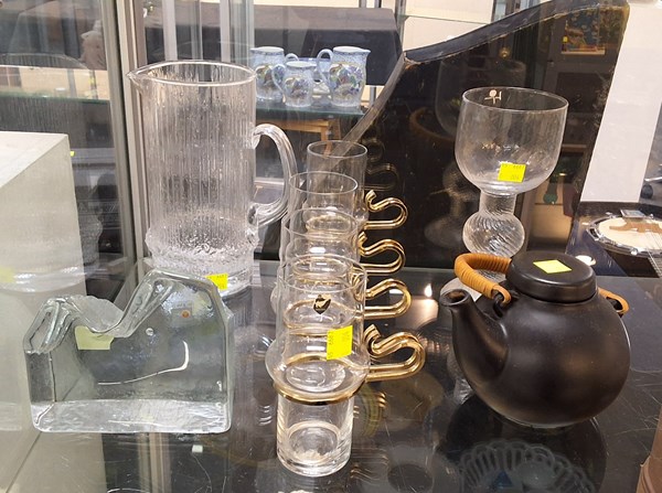 Lot 1326 - SCANDINAVIAN GLASSWARE